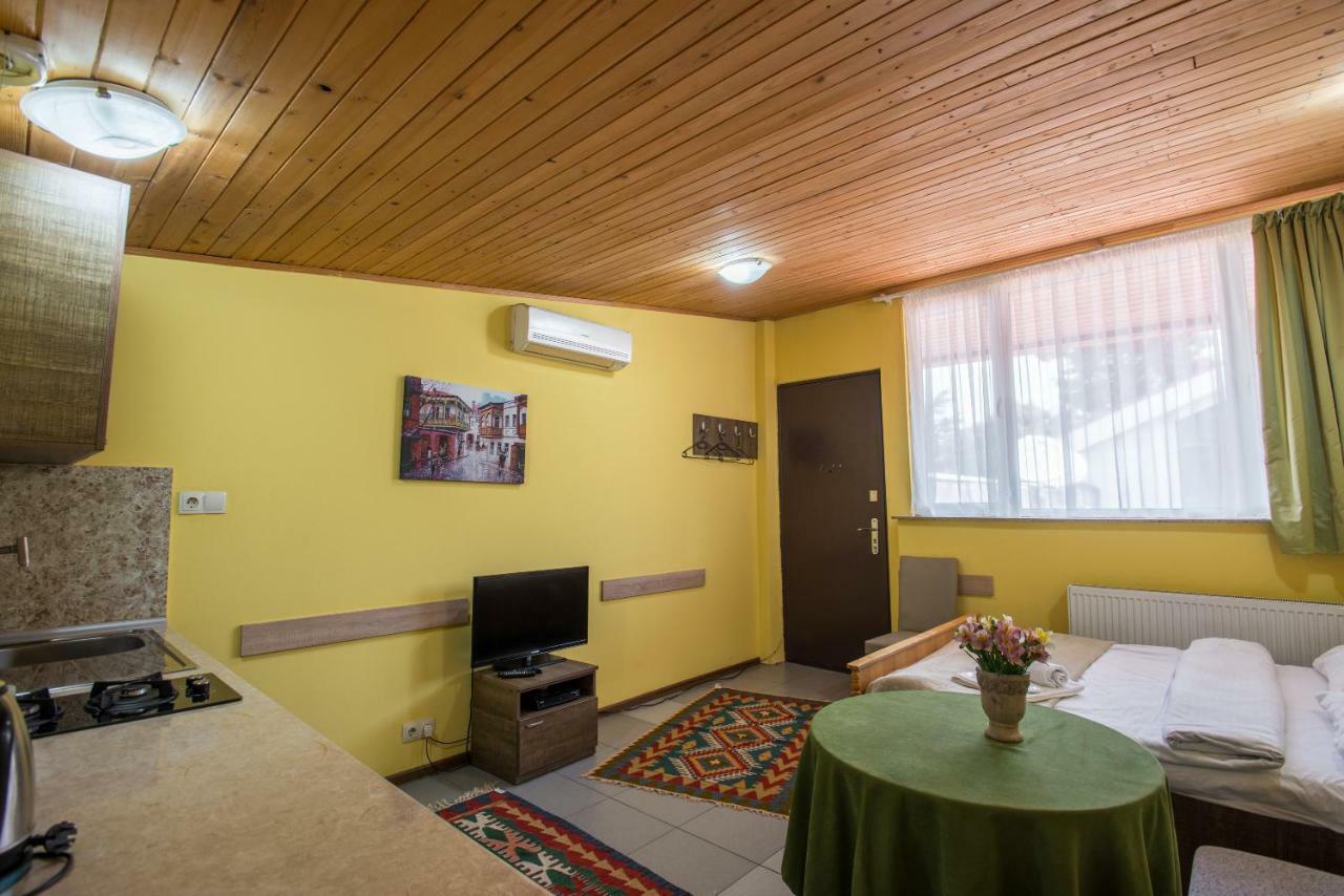 Accent Hotel Tbilisi Esterno foto