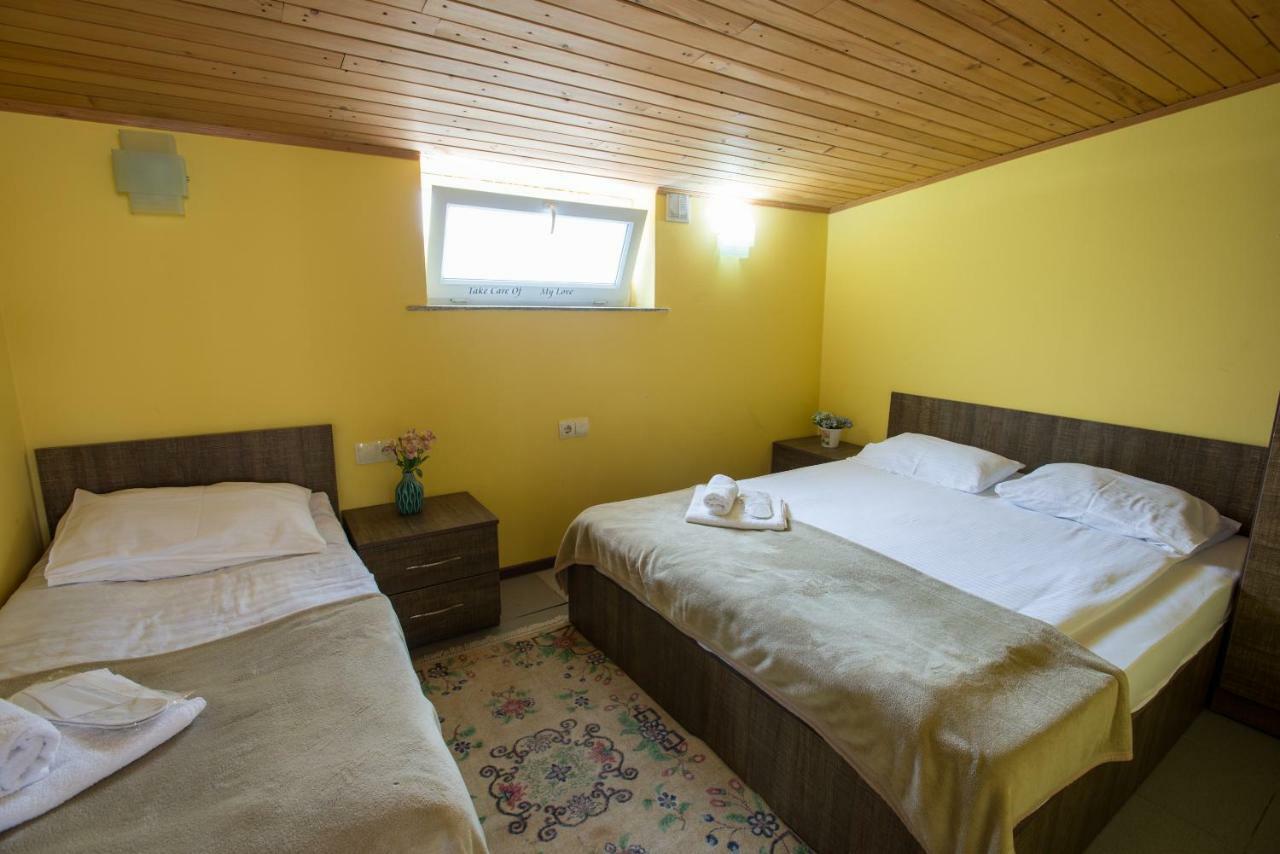 Accent Hotel Tbilisi Esterno foto