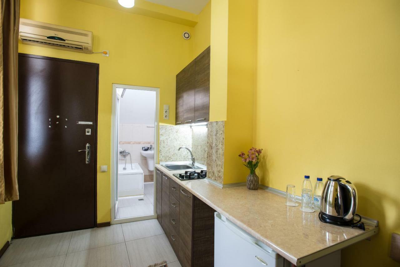 Accent Hotel Tbilisi Esterno foto
