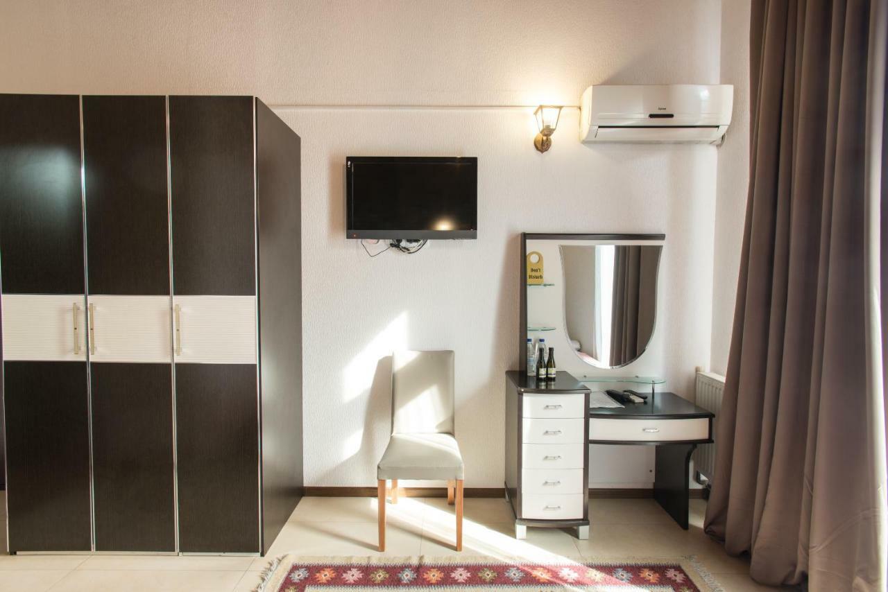 Accent Hotel Tbilisi Esterno foto
