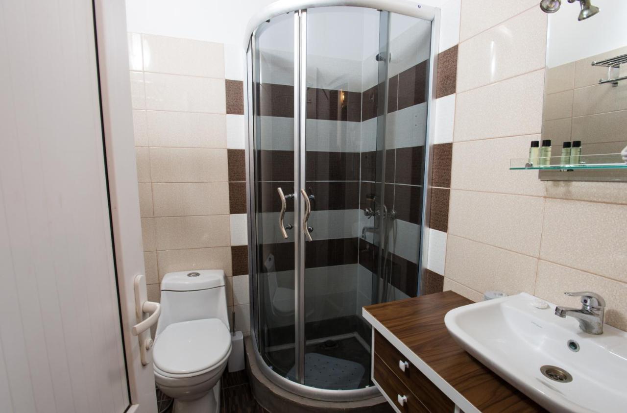 Accent Hotel Tbilisi Esterno foto
