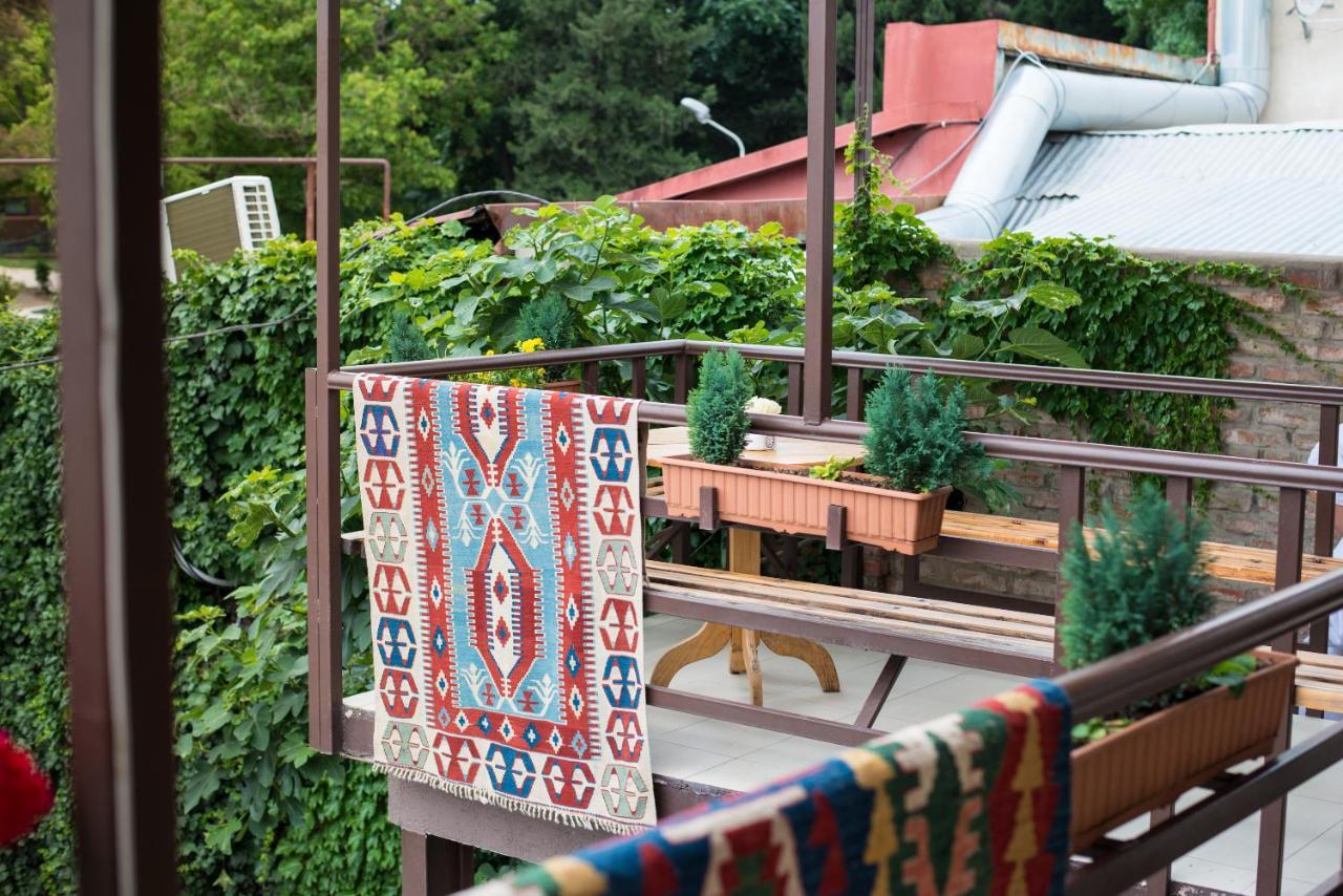 Accent Hotel Tbilisi Esterno foto