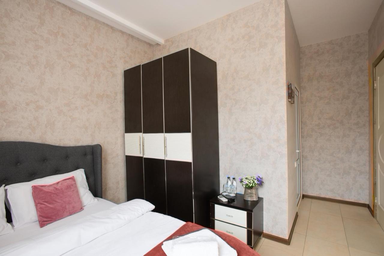 Accent Hotel Tbilisi Esterno foto