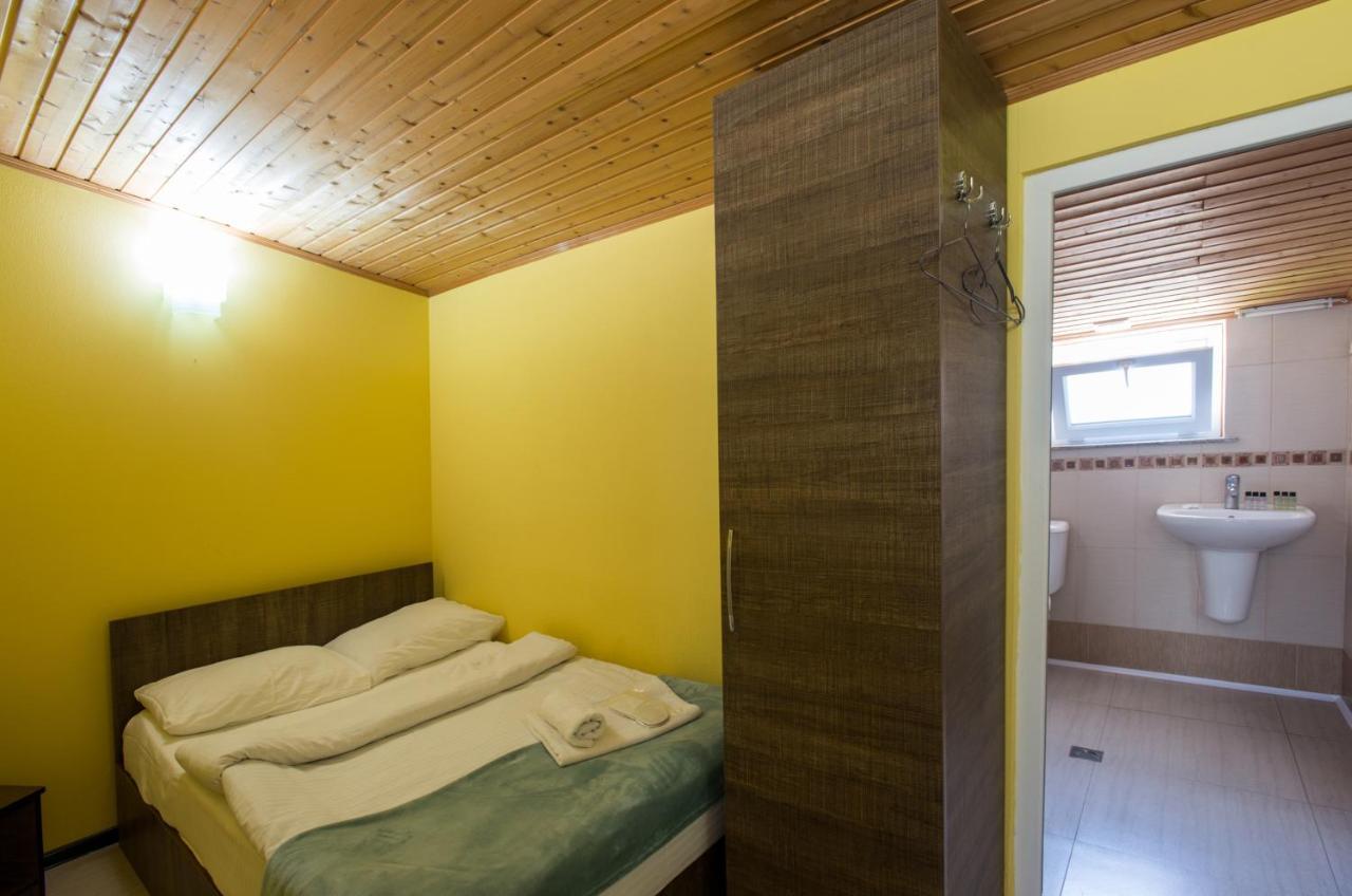 Accent Hotel Tbilisi Esterno foto